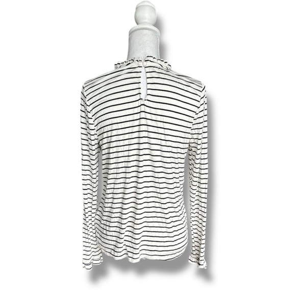 Striped Black and White Women's Top Size Medium NWOT - Picture 2 of 4